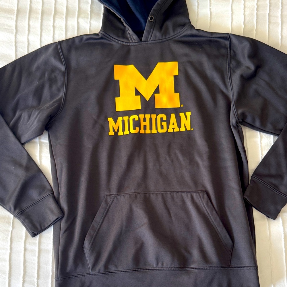 Colosseum Michigan Black and Yellow Hoodie